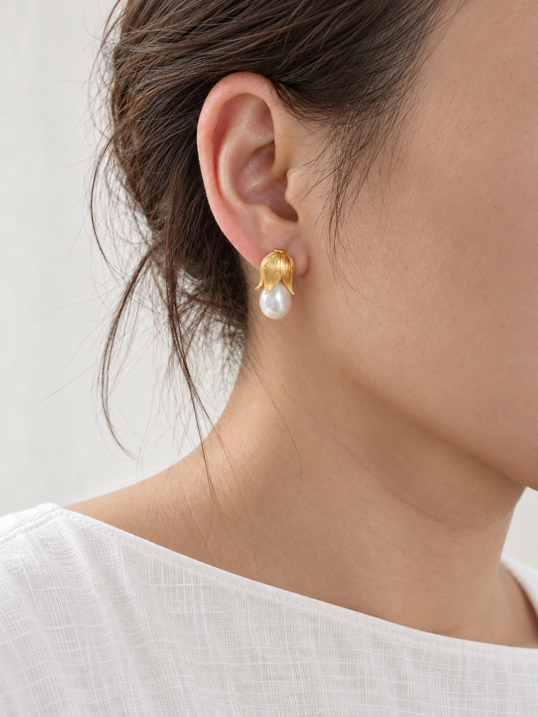 Little Bud Pearl Earrings