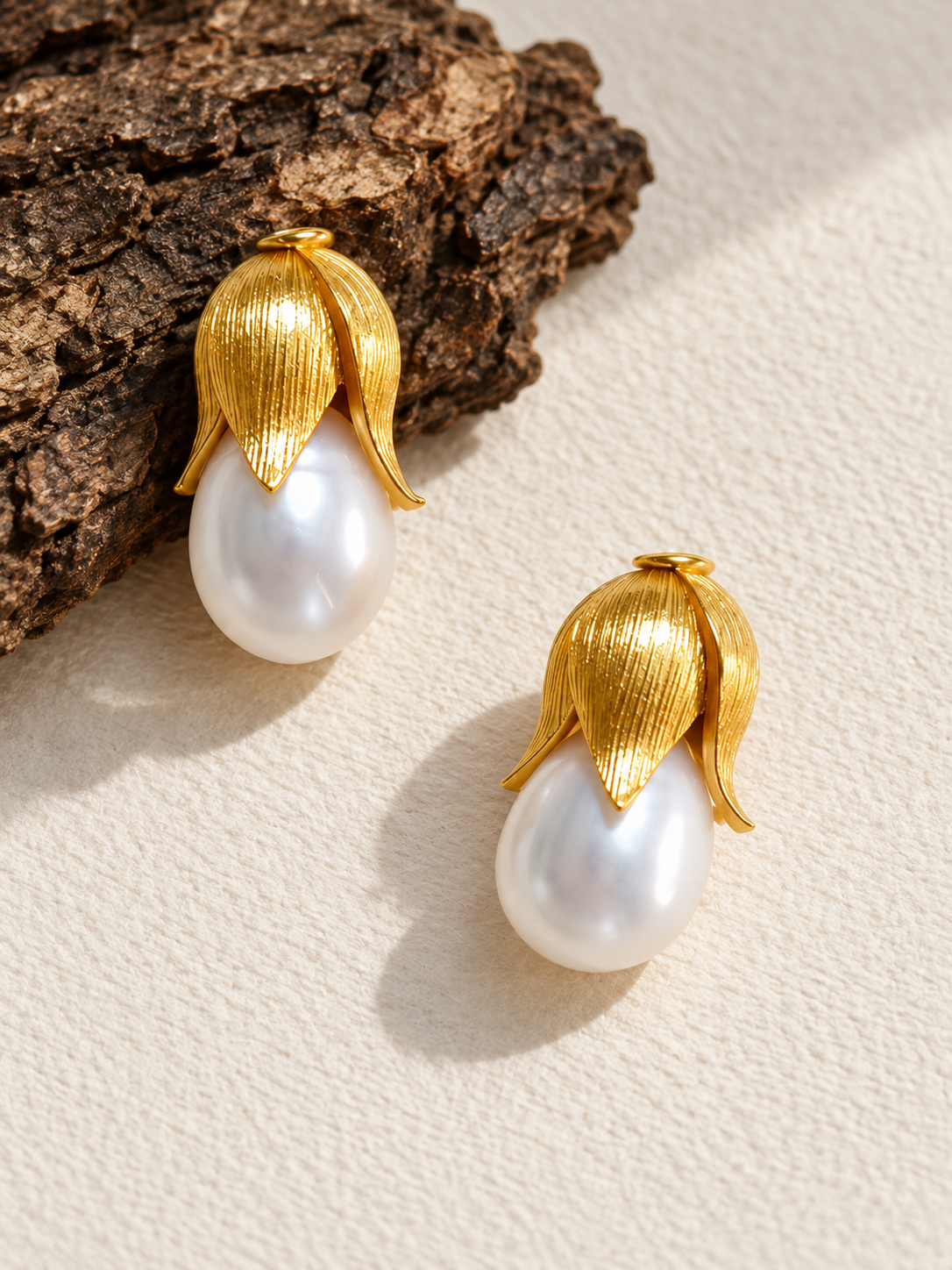 Little Bud Pearl Earrings