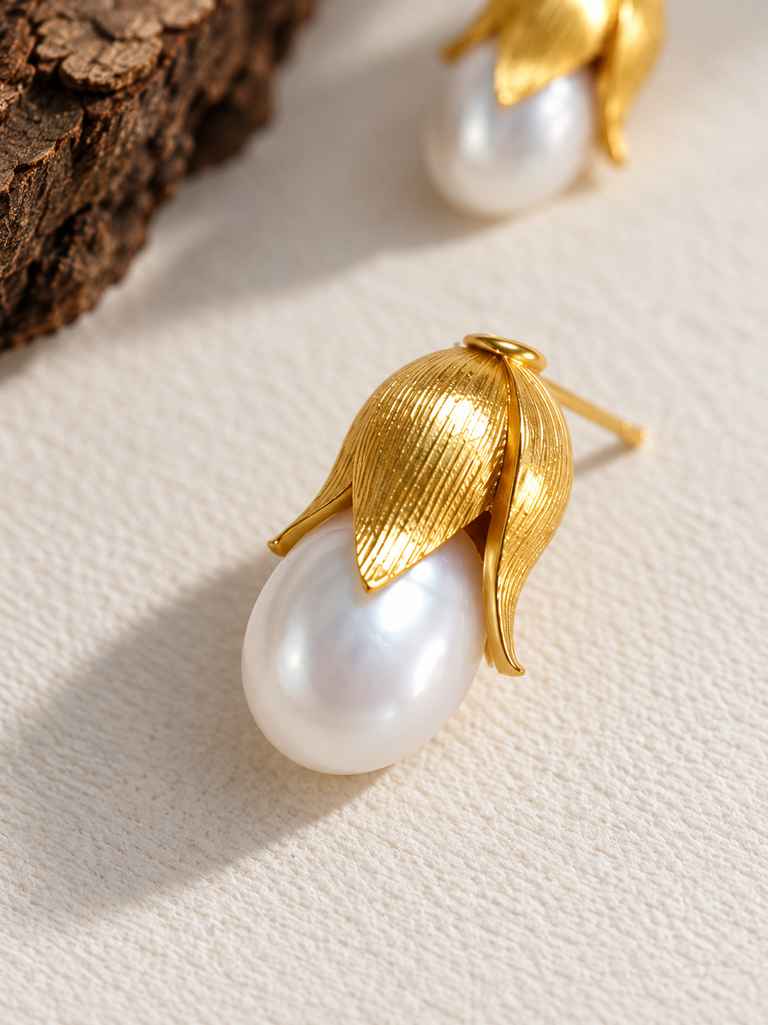 Little Bud Pearl Earrings